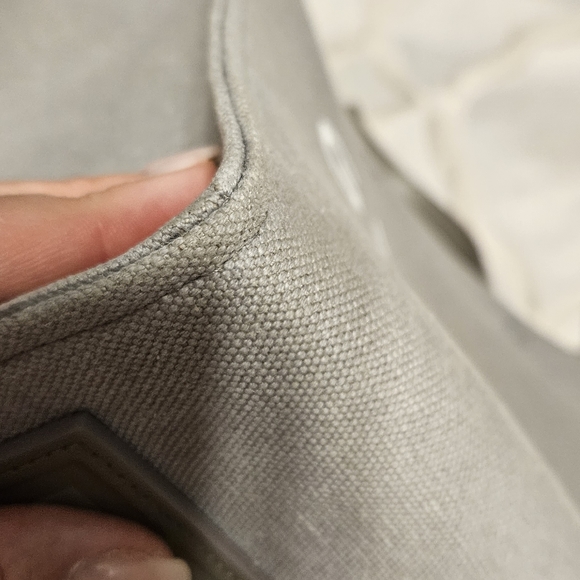 Givenchy Medium G Tote - Picture 9 of 13